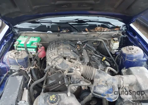 2014 Ford Mustang V6 z USA, uszkodzony, nr VIN 1ZVBP8AM4E5270246